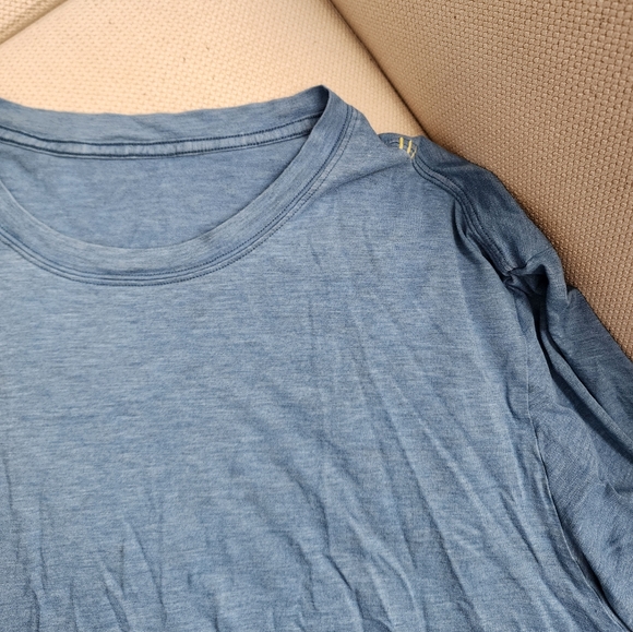 Lululemon Men's Tee - Picture 2 of 4